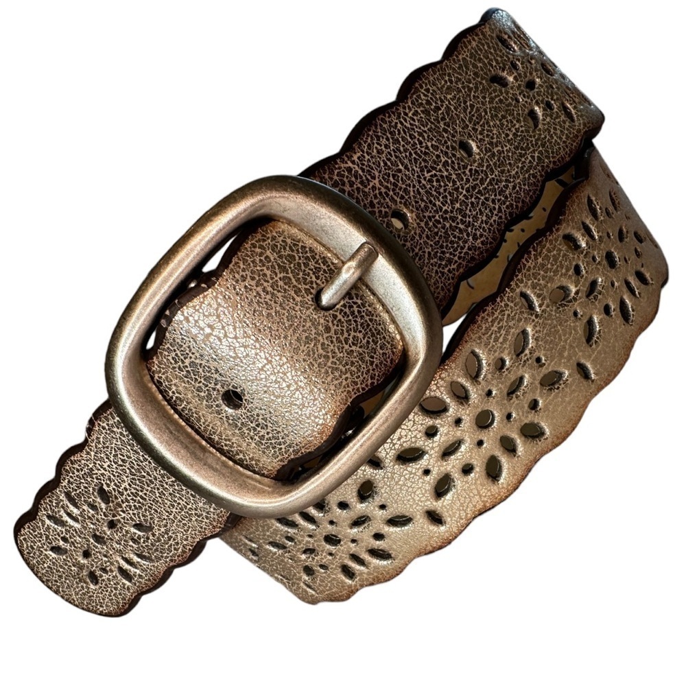 Leather Metallic Silver Scalloped Western Belt with Cutouts